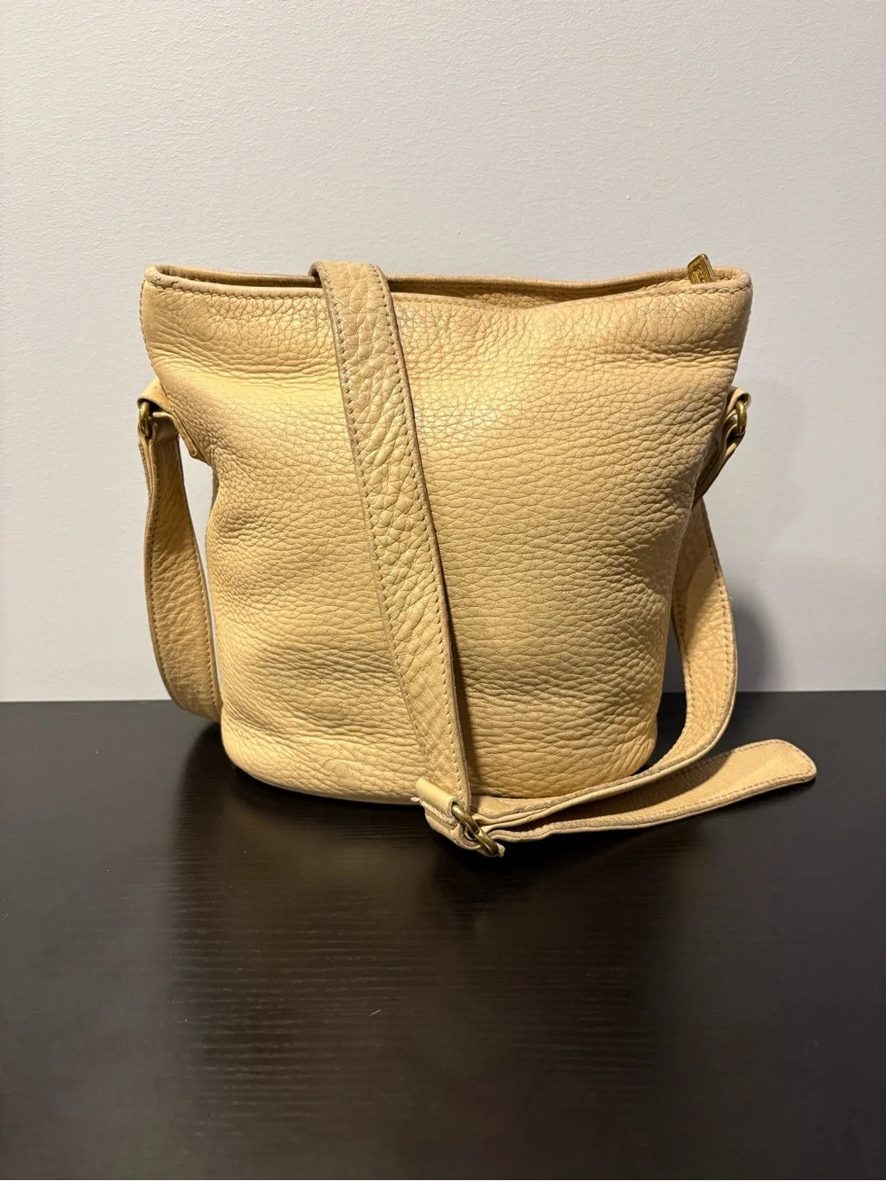 Coach Vintage Pebbled Leather Bucket Bag Cream Tan Crossbody Purse
